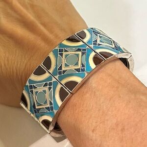 Enamel contemporary stretch bracelet